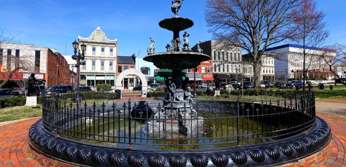 Fountain square in bowling green